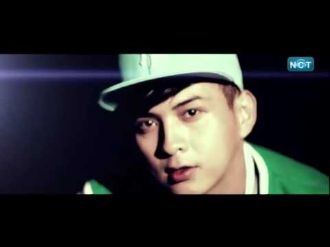 Thể hiện bởi Hồ Quang Hiếu