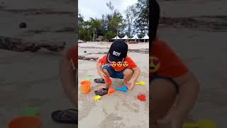 Download lagu main pasir di pantai mp3