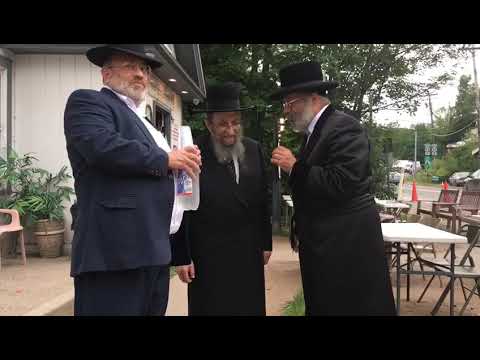 Rosh yeshiva haguan r'shmuel kamenetsky visiting the woodbourne shul pt2