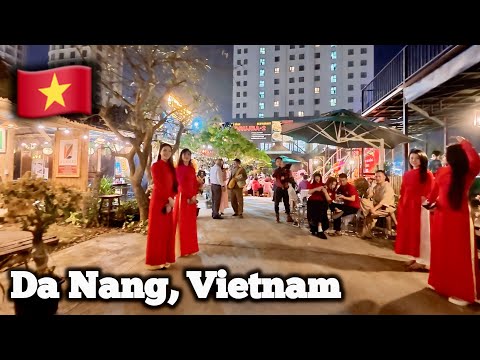 I Didn’t Expect This on a Night Walk in Da Nang | Walking & Talking