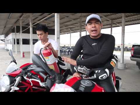 Test Ride Superbike vol 24 Ducati Monster 795 VS Monster 796
