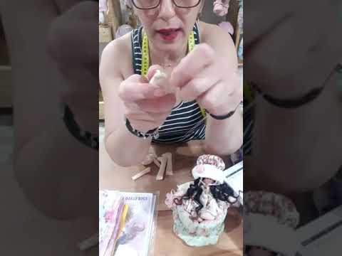 MINI BONECA COM XÍCARA