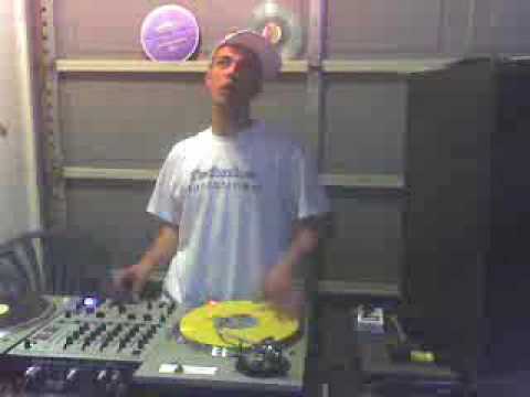 D.J. KNASTY KNAUFF SCRATCHING AND JUGGLING
