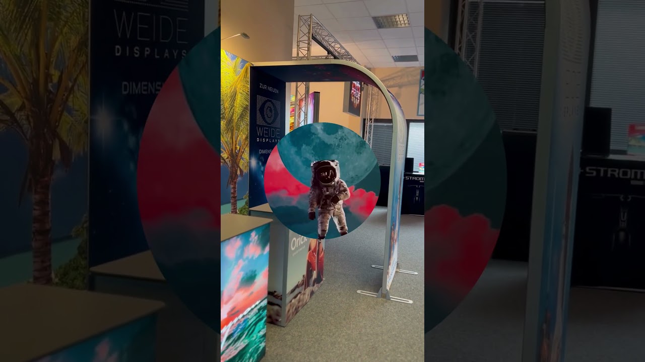 WD Expolinc Curved Video Showroom Weide