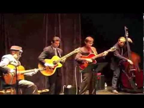 Let It Snow- Doug Munro, Frank Vignola, Vinny Raniolo, Michael Goetz