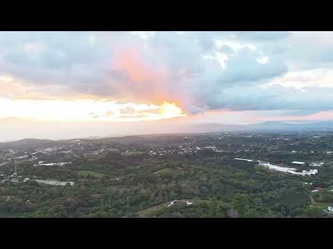 Atardecen en Poás de Alajuela