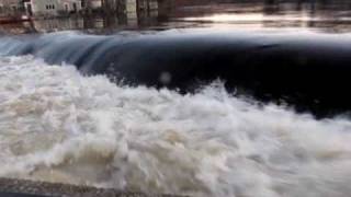 preview picture of video 'High Water on the Ipswich River'