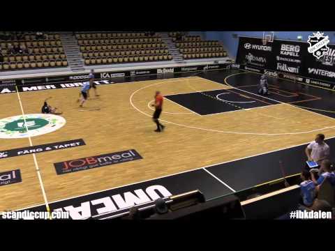 Alexander Bodén blir hårt tacklad