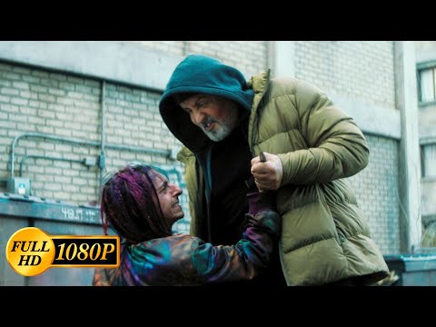 Sylvester Stallone saves a boy from street bullies, showing inhuman strength / Samaritan (2022)