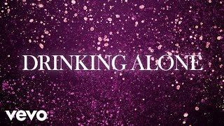 Musik-Video-Miniaturansicht zu Drinking Alone Songtext von Carrie Underwood