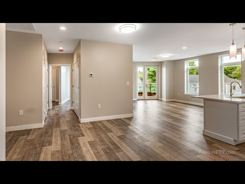 642 Main St, Unit 302, Wakefield MA -  Jenna Marquis - Tel: 781-315-3780