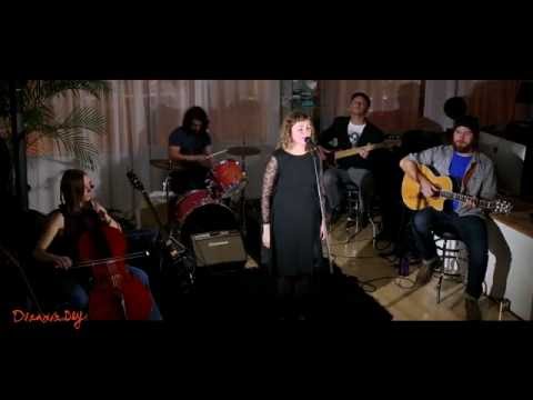 Deandra Dey - Resolutions (live)