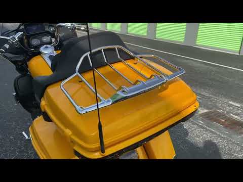 2022 ROAD GLIDE CVO Yellow Pearl/Black Hole 3825 Miles