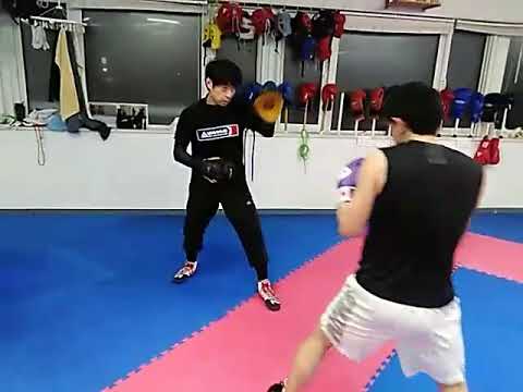 ヒロジム　ミット打ち基本練習（ジャブ）