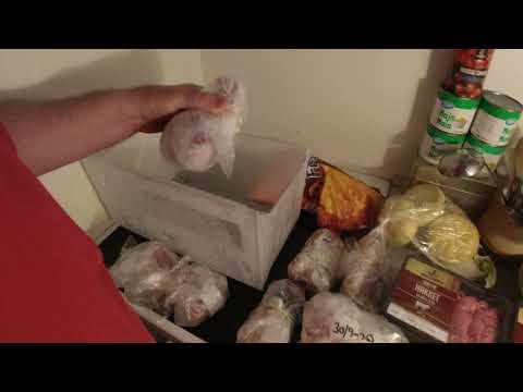 MongoTV_5391 - Del 1 - PAKKER 2.5 KILO BILLIG HAKKET OKSEKØD NED I FRYSER TORSDAG FORMIDDAG