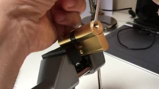 (021) Euro cylinder single pin picked - beginner tips