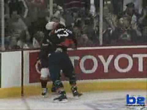 Kip Brennan vs Tommy Maxwell