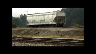 preview picture of video 'NS PA01 kicking cars at Asheville Yard'