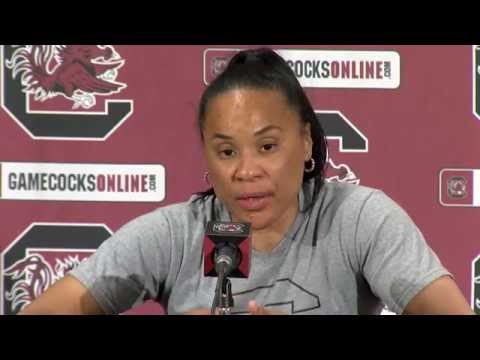 USC Women's Basketball honored with scholarship in Aleighsa Welch's name