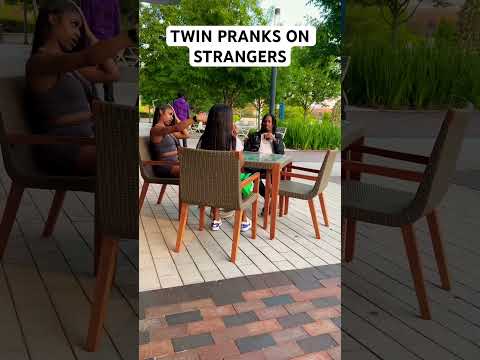 Twins pranks on strangers in atl🤣🤣     #atl #funny #viral #prank #twins