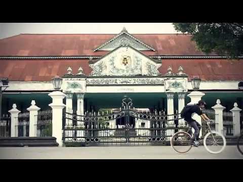ERWE VS RADICAL ROAD RIDERS - -Radical Road Riders- [Official Music Video]