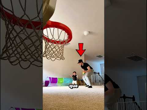 Es demasiado bueno jugando al baloncesto 🏀 #NBA #Basketball #Shorts