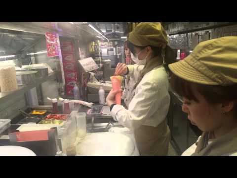 La crepería más vendida del mundo 4 máquinas horneadas en 3 tsubo laforet crepe legend mizuki ono