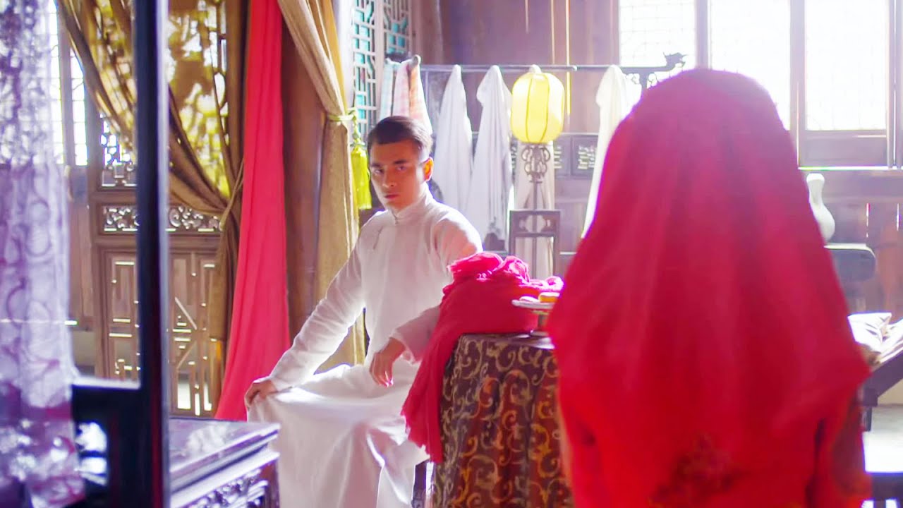 Young master was forced to marry ugly bride, but he lifted the veil and discovered she was beauty!