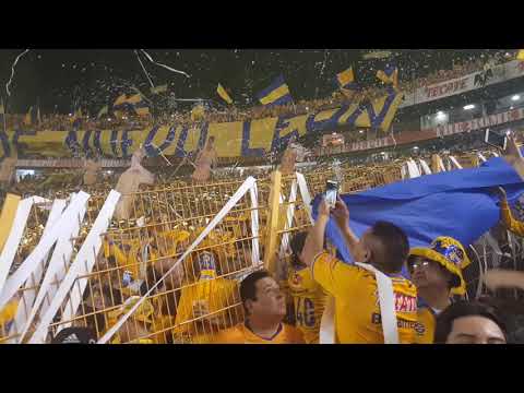 "EL IMPACTANTE RECIBIMIENTO DE TIGRES/ FINAL CONCACAF 2019/ TIGRES 0-1 MONTERREY" Barra: Libres y Lokos • Club: Tigres • País: México