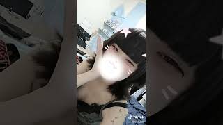 こーゆー服で家で待っててほしいよな