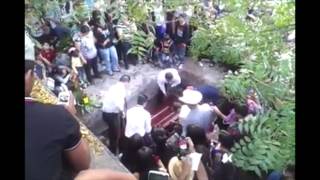 Sepultando  Ariel Camacho ultimo ADIOS