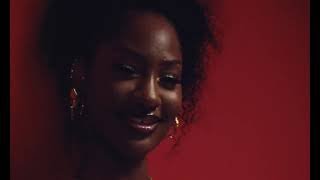 LOVE ME JEJE jetzt Video ansehen