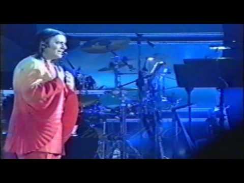 RENATO ZERO"PRESENTAZIONE PAOLO COSTA"(PROVE DI VOLO PARMA 23.05.02)RENATO ZERO