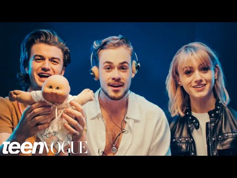 Stranger Things' Cast Reviews 80s Fads | Teen Vogue