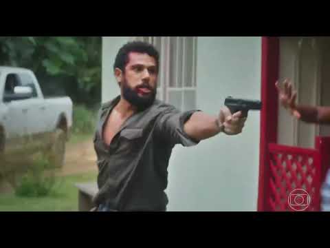 Terra e Paixão: Caio dá um soco em Ramiro para defender Aline.