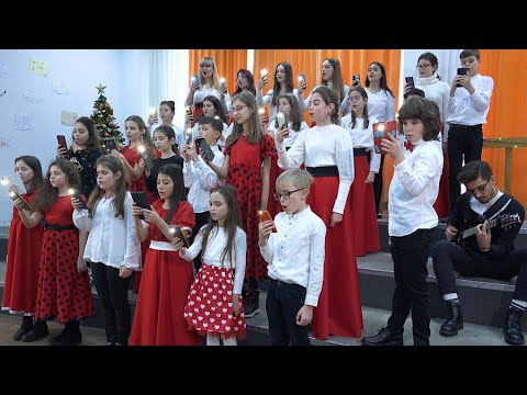 Ostașii luminii colindă - Corul Carmina – Palatul Național al Copiilor - #eunuplec