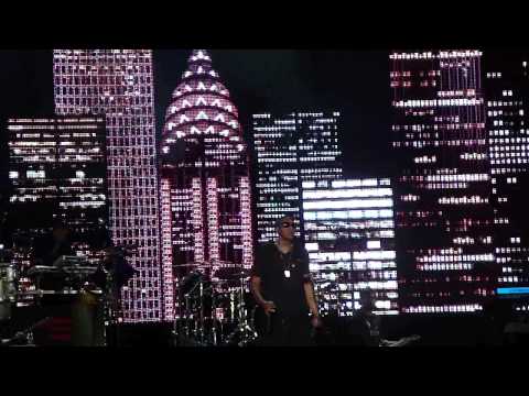 Jay-Z - Sunday Bloody Sunday + Empire State of Mind (Bridget Kelly) @ Peace&Love2010