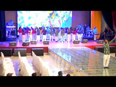 Paul Chisom peforming 'Baba Na U' with LCGC