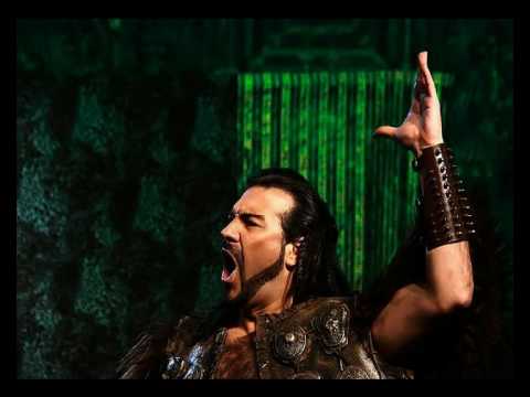 Carlo COLOMBARA sings Sarastro from Die Zauberflöte "In diesen heilgen Hallen"