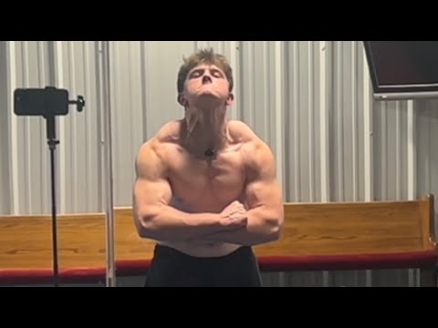 Winter bulk day 102- Quick and insane shoulder pump
