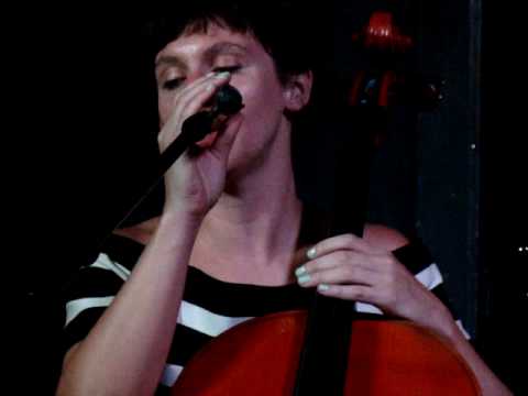 Helen Gillet: Chanson et cello, 