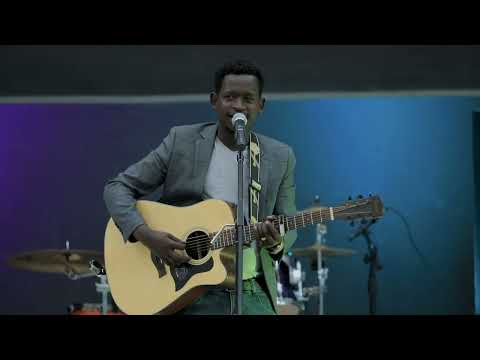 የመከረኝን የረዳኝን እግዚአብሔር አመሰግናለሁ ዘማሪ ይስሐቅ|| Prophet Suraphel Demissie  || PRESENCE #GospelMission