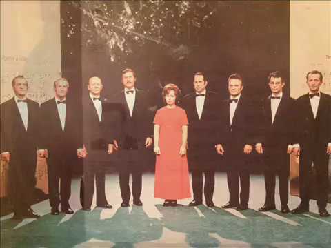 Koroški Akademski Oktet - Dečva pr' studenc'