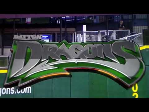Dayton Dragons(Reds - High-A)Elly De La Cruz hits home run vs. South Bend, 6/2/22