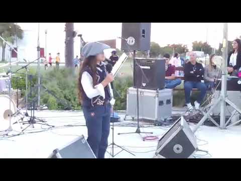 Carla Aranda actuando en el día de la madre,en San Gustavo Entre Rios 
