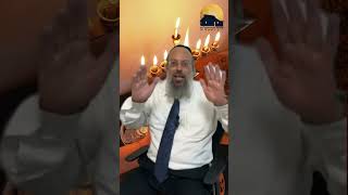 יסודות חינוך לחנוכה | נר שלישי ᴴᴰ (הרב שי עטרי) - התמונה מוצגת ישירות מתוך אתר האינטרנט יוטיוב. זכויות היוצרים בתמונה שייכות ליוצרה. קישור קרדיט למקור התוכן נמצא בתוך דף הסרטון