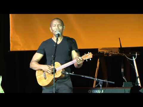 Larry D (with baritone ukulele) sings "When We Get Married" by the Dreamlovers