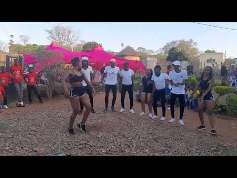 Lekompo Makompong #lekompo  #dance - Okbhuti Dess & Friends- ka Gwai ake Timane