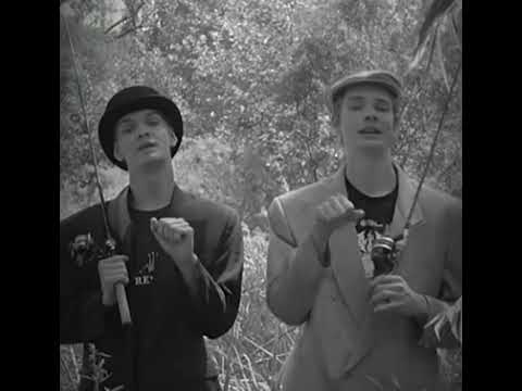 Black and White - The Bum Bum Bums (Drewkey5000) FULL SONG