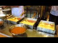 japanese rolled omelette making in tsukiji outer market 玉子焼きの実演